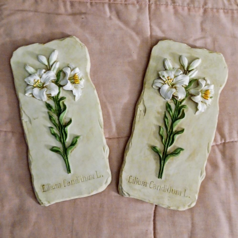 Set of 2 Lily Flower's Decorative Wall Hangings – DECOLINE New York - NEW